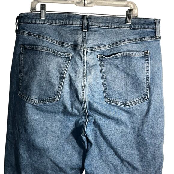 Old Navy Sky-Hi Straight Jeans Size 18 Extra High Rise Distressed Reem Wash - Picture 4 of 9